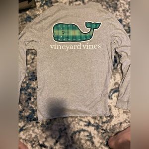 Vineyard vines t shirt
